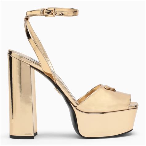 sandalo di prada tacco oro danti nero chiiso|Sandali col tacco Prada da donna .